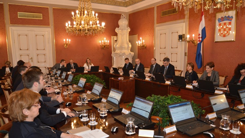 Croatia sets up council for talks with MOL on INA buyout